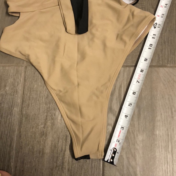 NWT cut out swimsuit Camel & black cut out halter bikini gold square buckle M - Picture 15 of 16